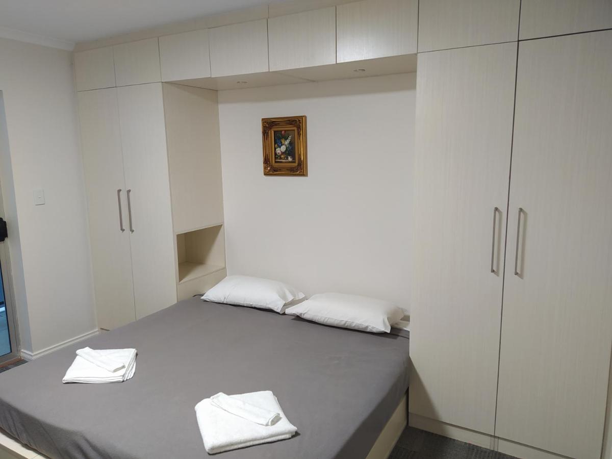Regency Apartments Adelaide Esterno foto