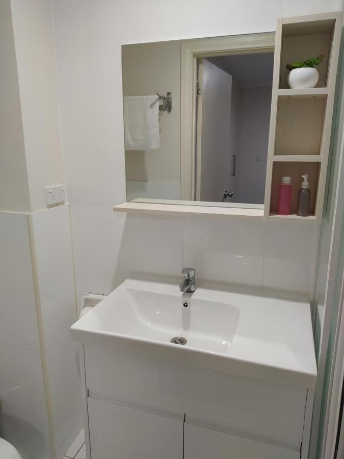 Regency Apartments Adelaide Esterno foto